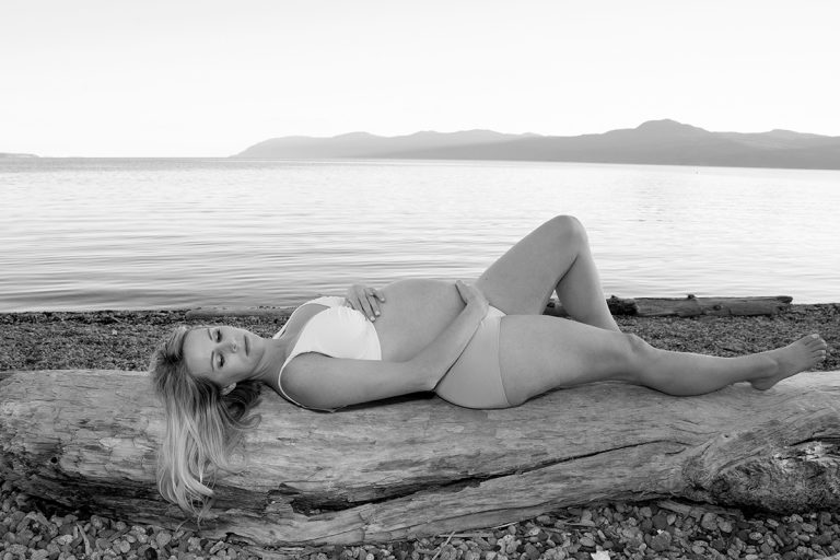 Palm Beach maternity photos - ashley on log B&W